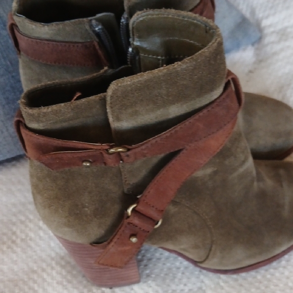 Gianni Bini Olive and Brown Ankle Boots - Picture 2 of 5